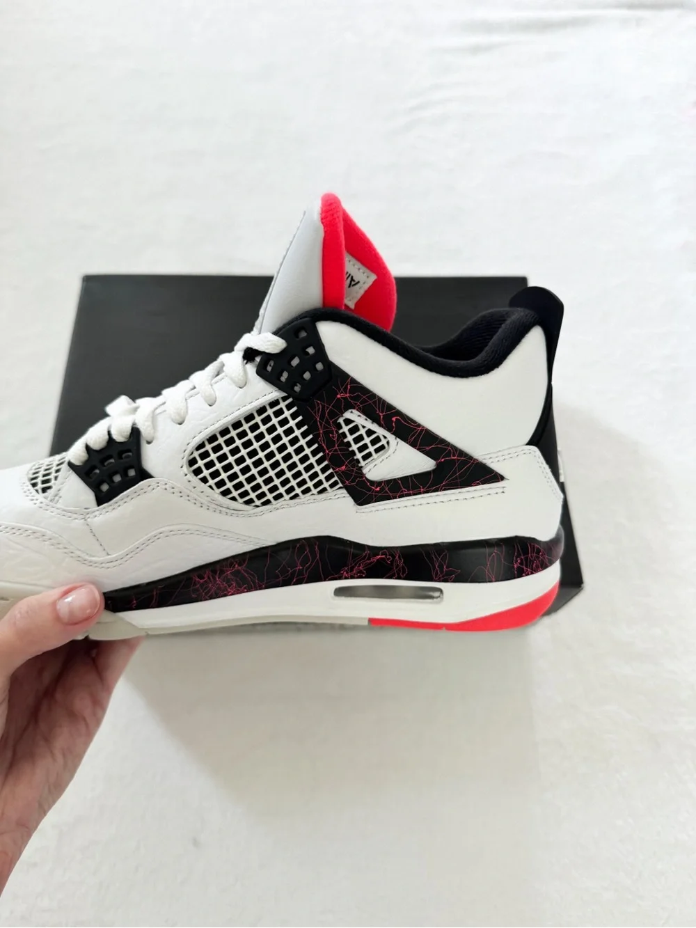 Jordan 4 Retro Pale Citron Bright Crimson White Black 2019 release size 8.5